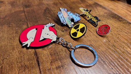COMBO pack 4x odznak a klíčenka  